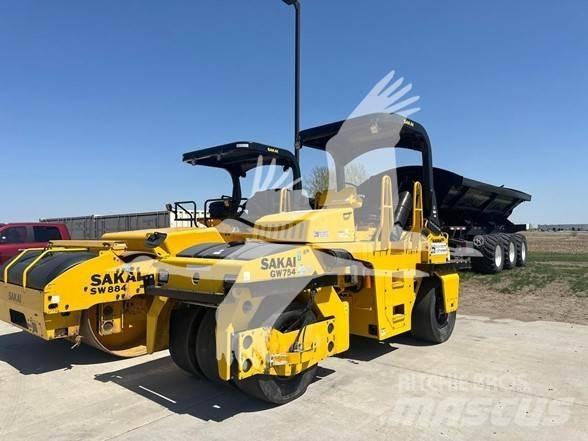 Sakai GW754 Cilindri compactori cu roti