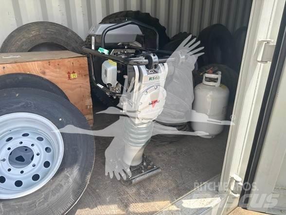 Sakai RS65 Cilindri compactori tractabili cu vibratii