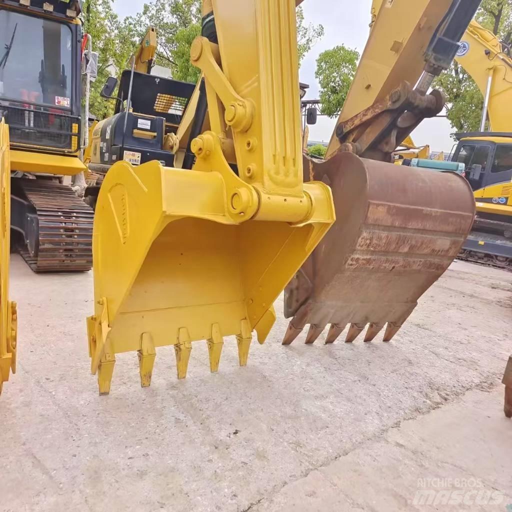 Komatsu PC 220 Excavatoare pe șenile
