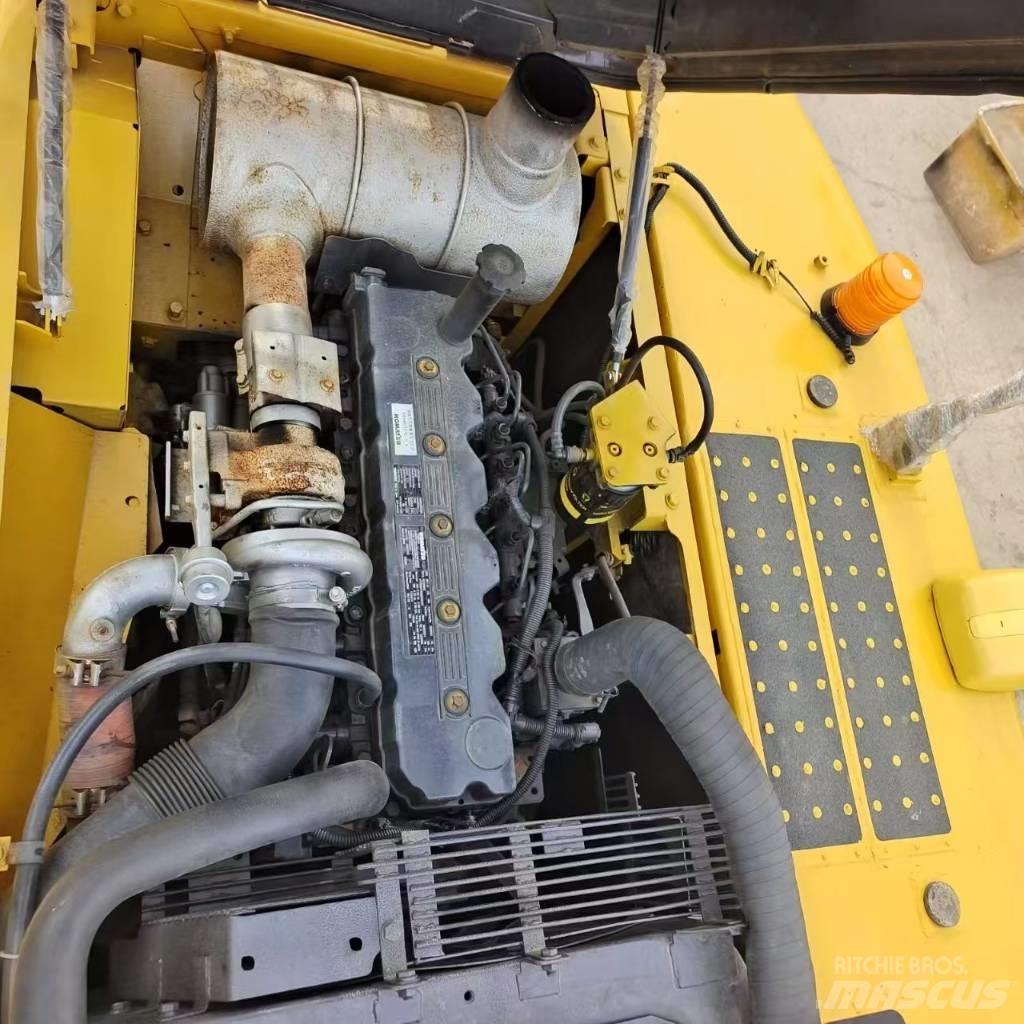 Komatsu PC 220 Excavatoare pe șenile
