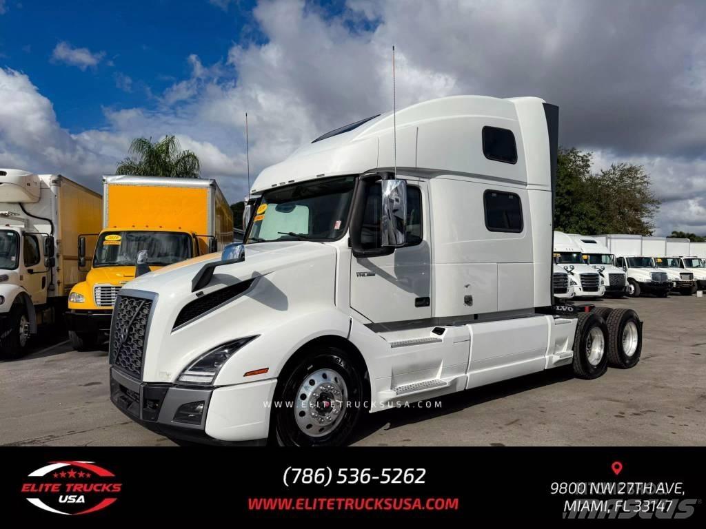 Volvo Commercial VNL Autotractoare