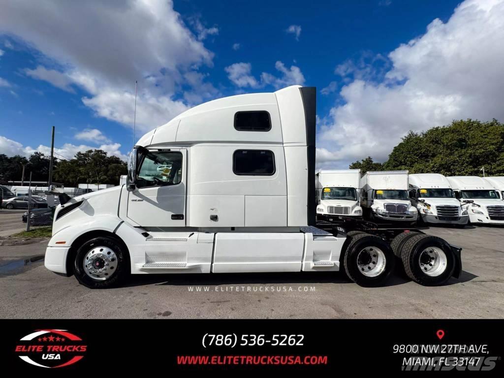 Volvo Commercial VNL Autotractoare