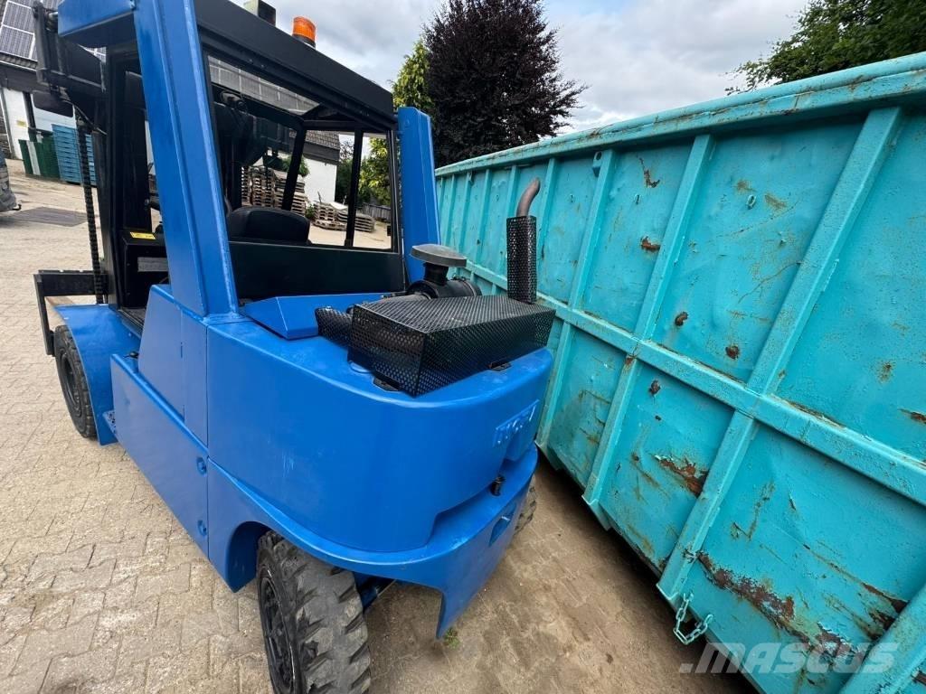 Mora M 80 C Stivuitor diesel