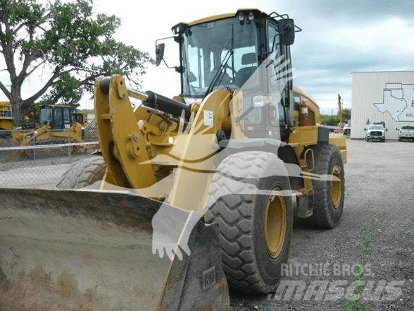 CAT 938M Incarcator pe pneuri