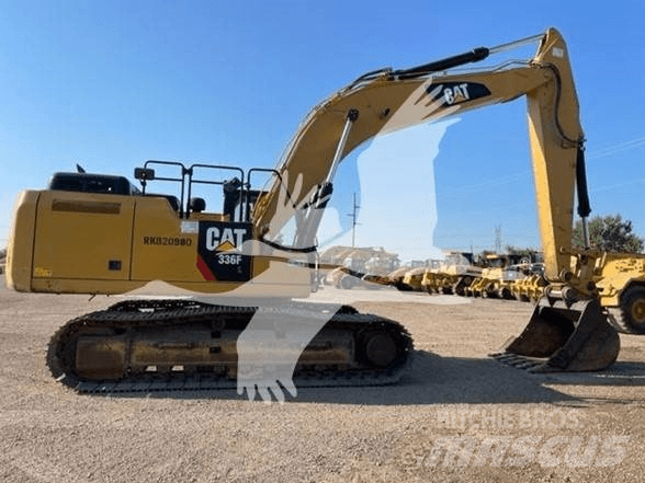 CAT D6T XL Buldozere pe senile