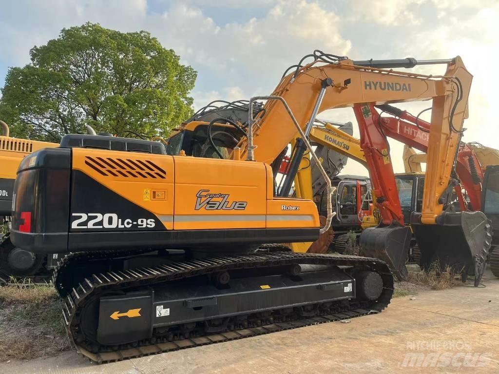 Hyundai R220LC-9S Excavatoare cu roti