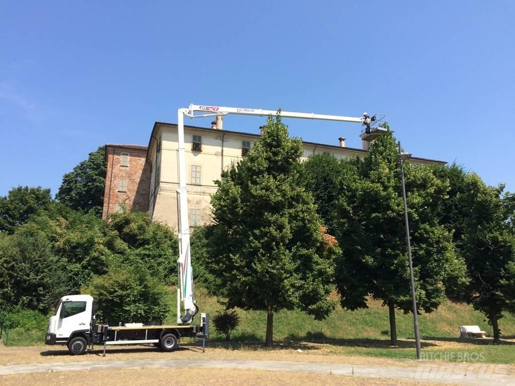 Cela DT 28 Platforme aeriene montate pe camion
