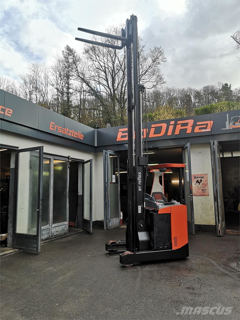 BT RRE 160 Stivuitor cu catarg retractabil