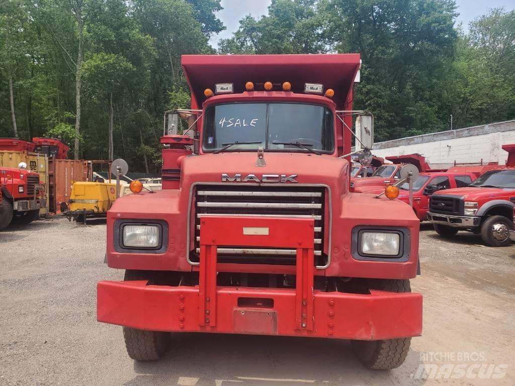 Mack RD690SX Autobasculanta