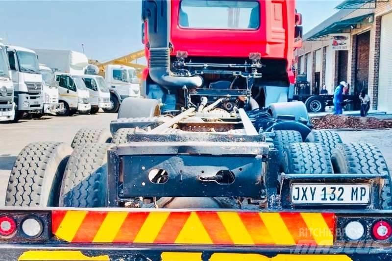 UD CGE 370 8x4 Altele