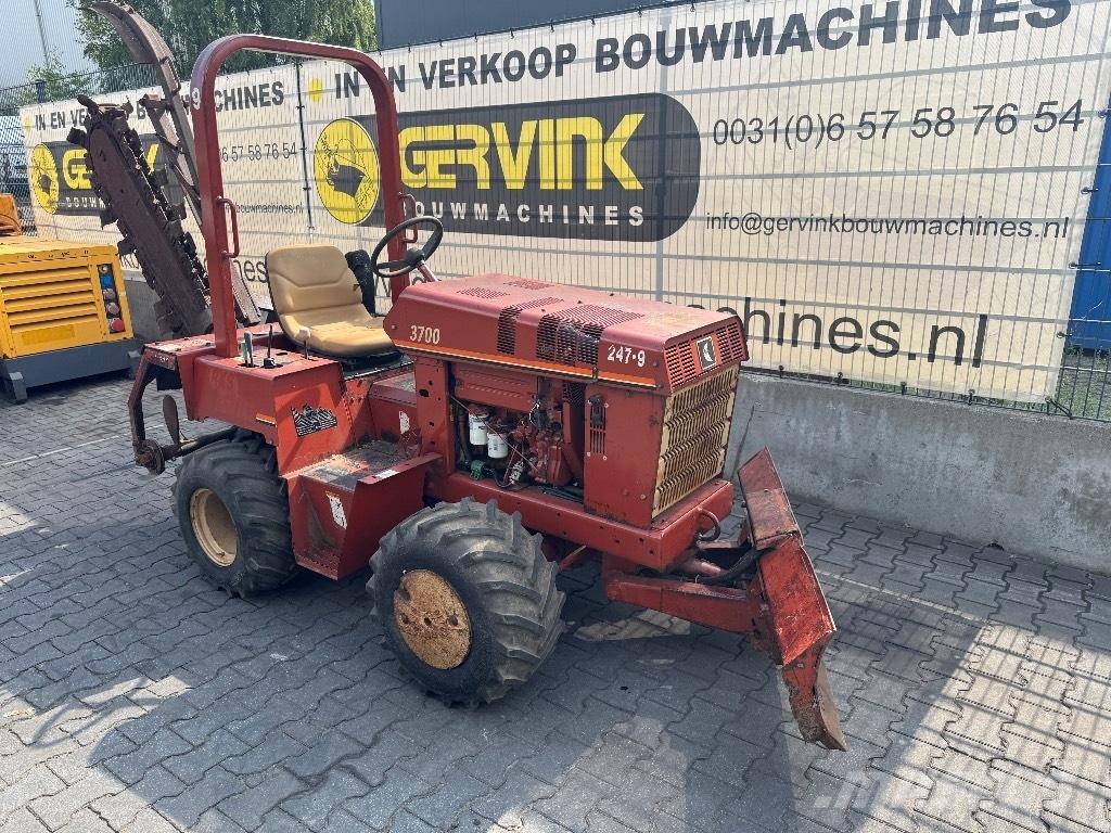 Ditch Witch 3700 DD Excavatoare de santuri