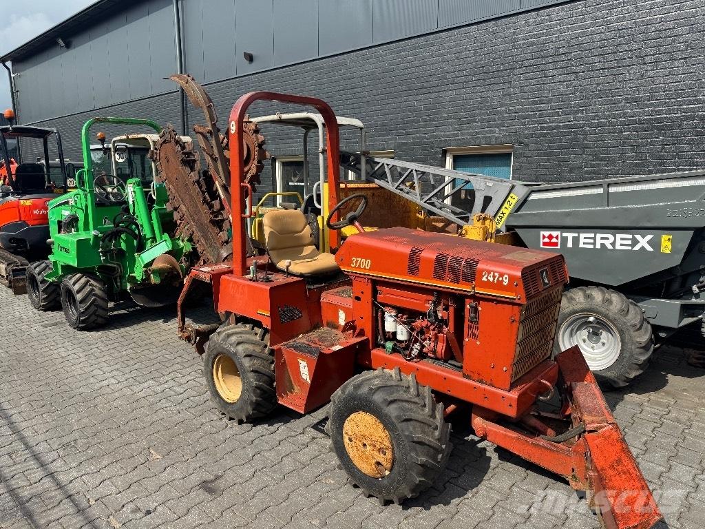 Ditch Witch 3700 DD Excavatoare de santuri