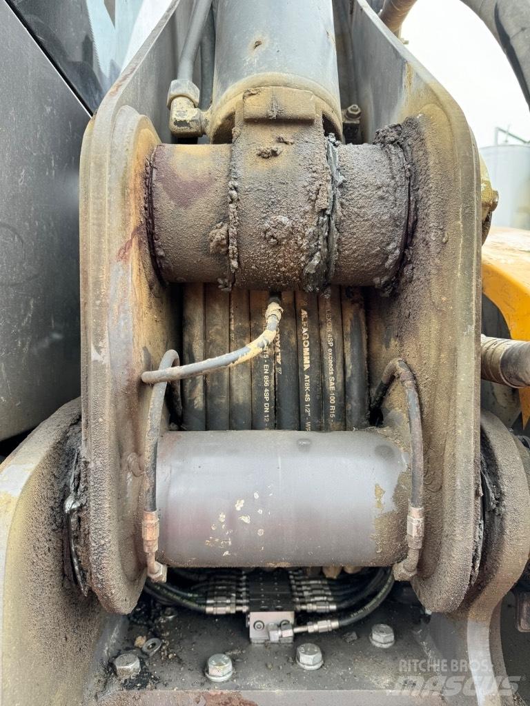 Mecalac 12 MTX Excavatoare cu roti
