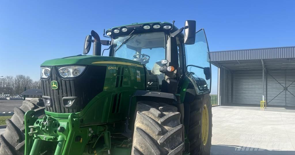 John Deere 6250R Tractoare