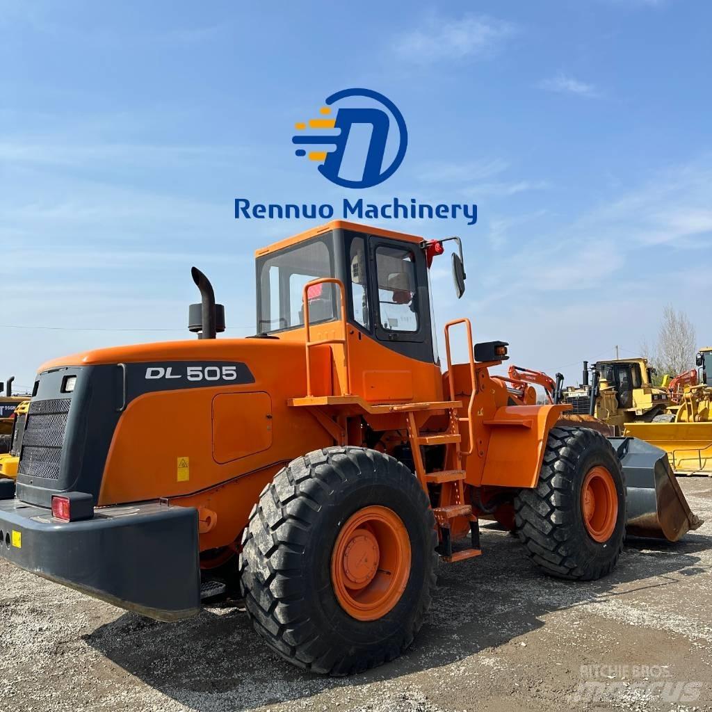 Doosan DL505 Incarcator pe pneuri