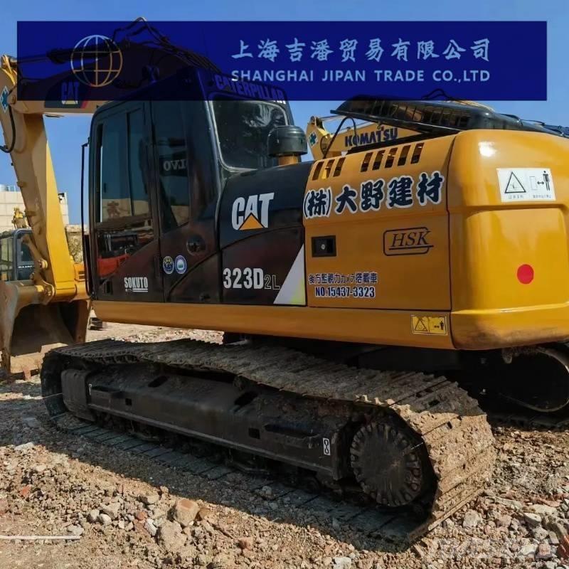 CAT 323 D Excavatoare pe șenile
