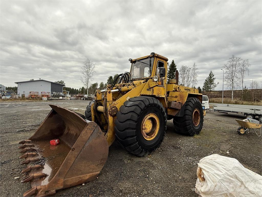 Hanomag C66 Incarcator pe pneuri