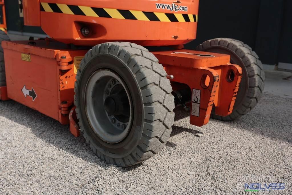 JLG E300AJP Nacele cu brat articulat