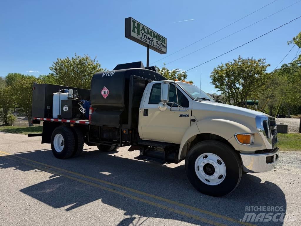 Ford F 750 XLT Municipal/vehicul cu uz general