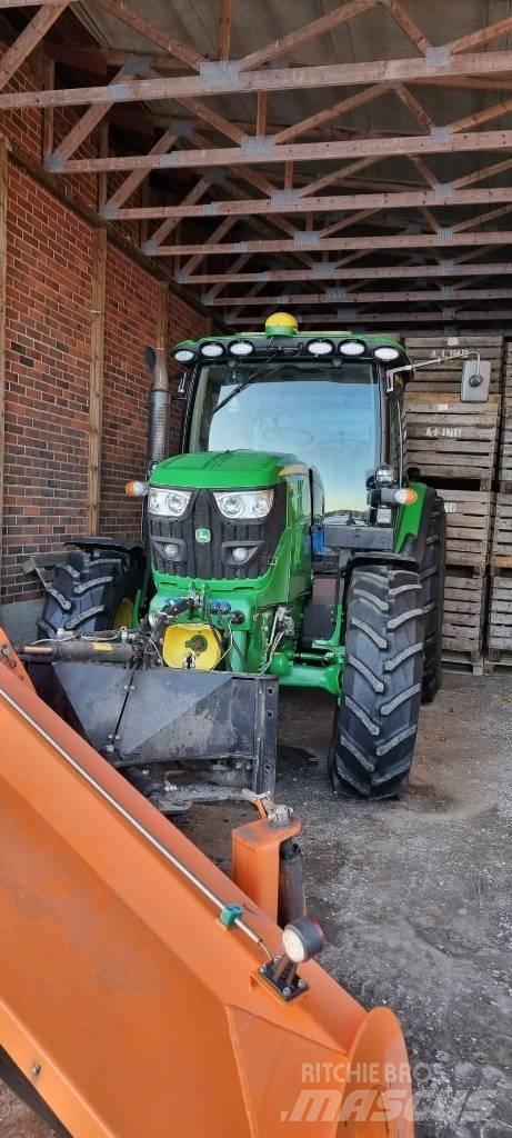 John Deere 6125 R Tractoare