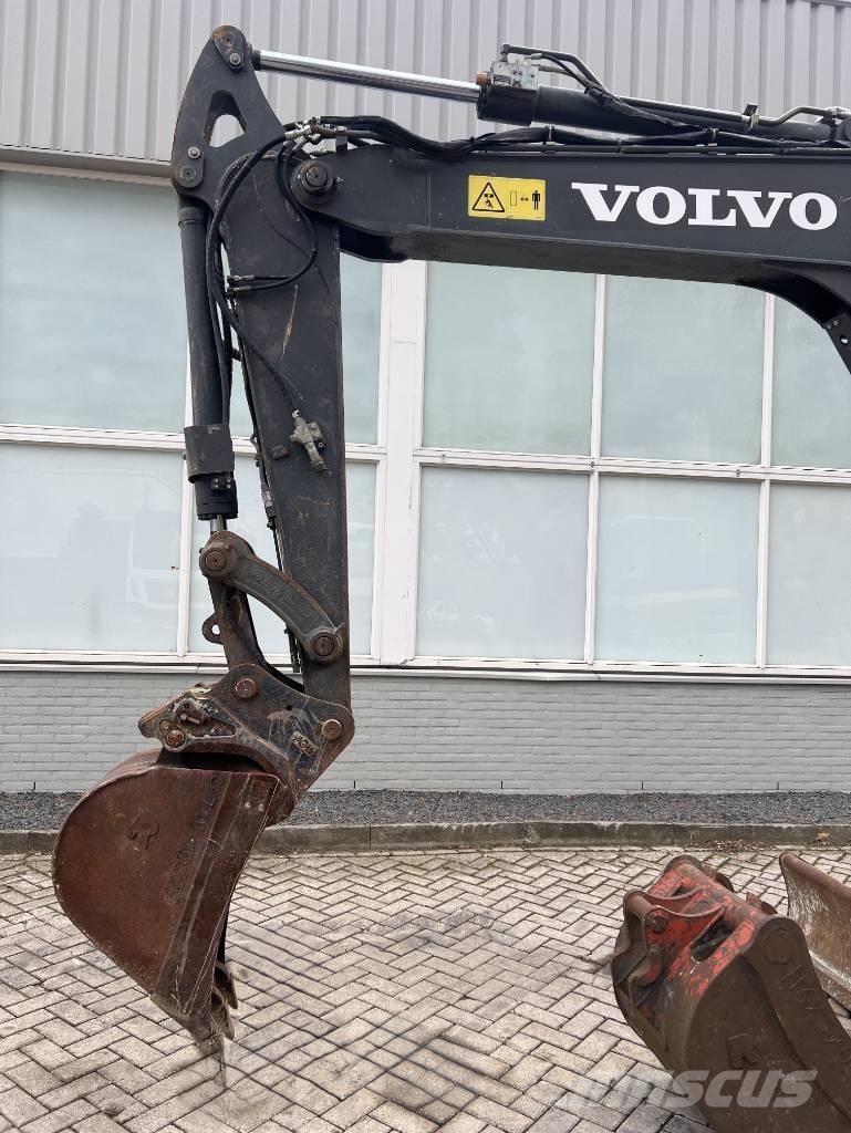 Volvo ECR 88 D    2016 Excavatoare 7t - 12t