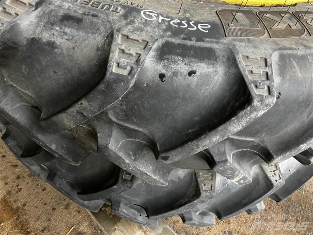 BKT 270/95R32 Roti