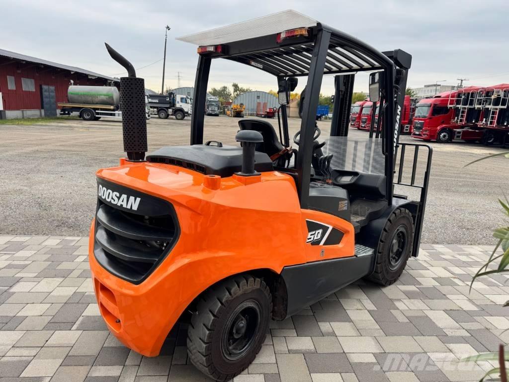 Doosan D 50,  130üó!!! 5t Stivuitor diesel