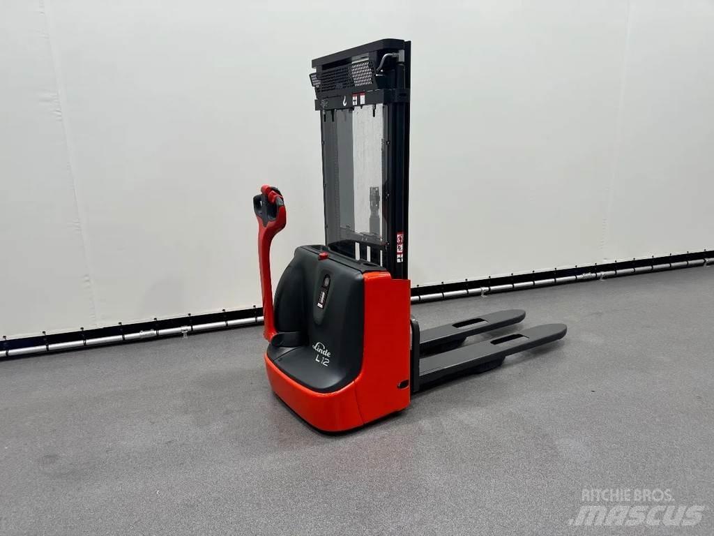 Linde L 12 Transpaleta manuala