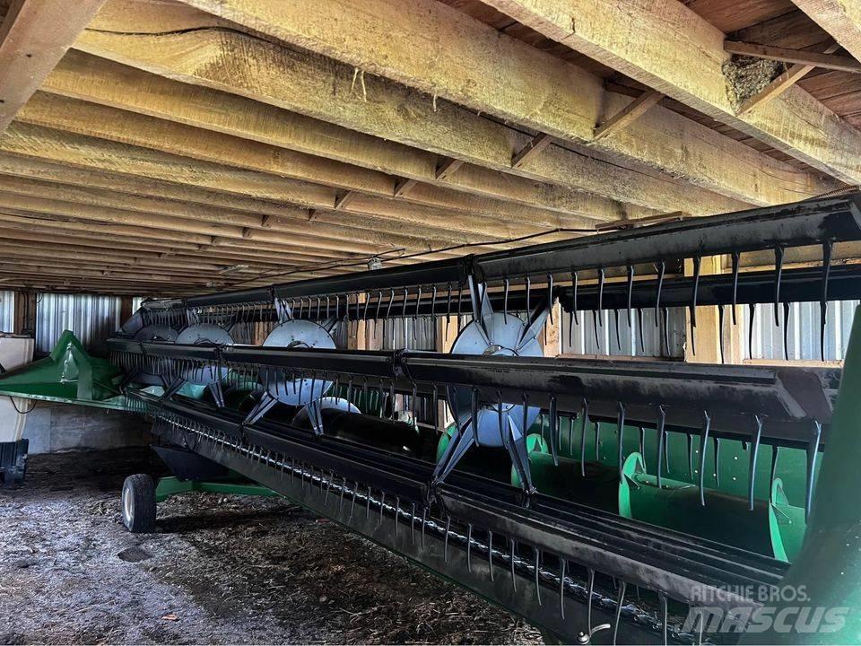John Deere 925 Combine capete pentru culegatoare