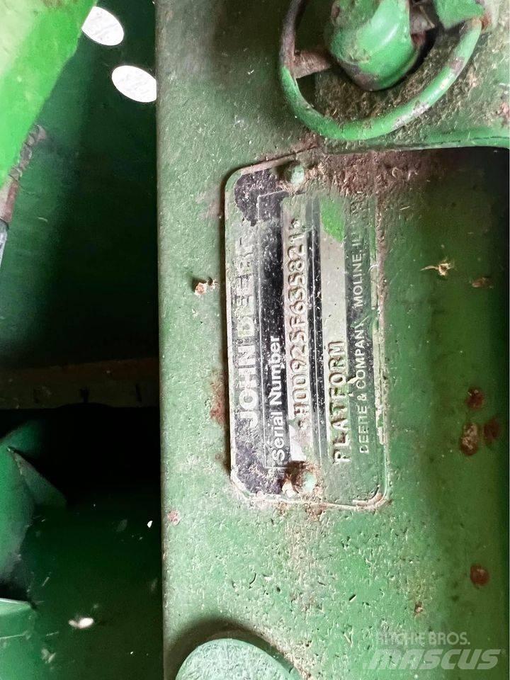 John Deere 925 Combine capete pentru culegatoare