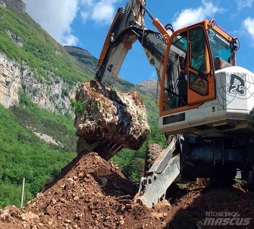Euromach R125 Excavator amfibiu