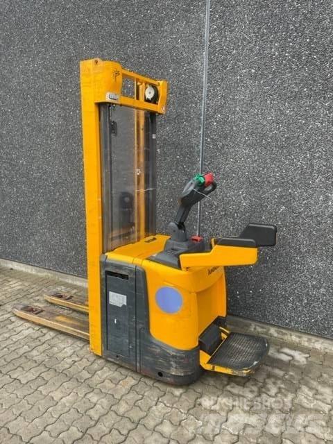 Jungheinrich ERC 216 Transpaleti autopropulsanti