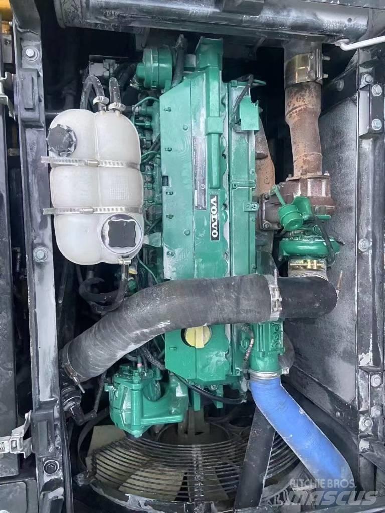 Volvo 290D Excavatoare pe șenile

