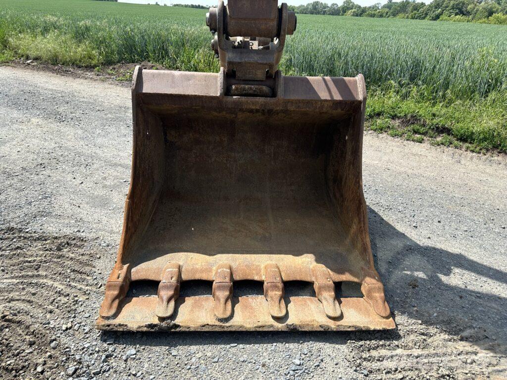 Volvo EC220EL Excavatoare pe șenile
