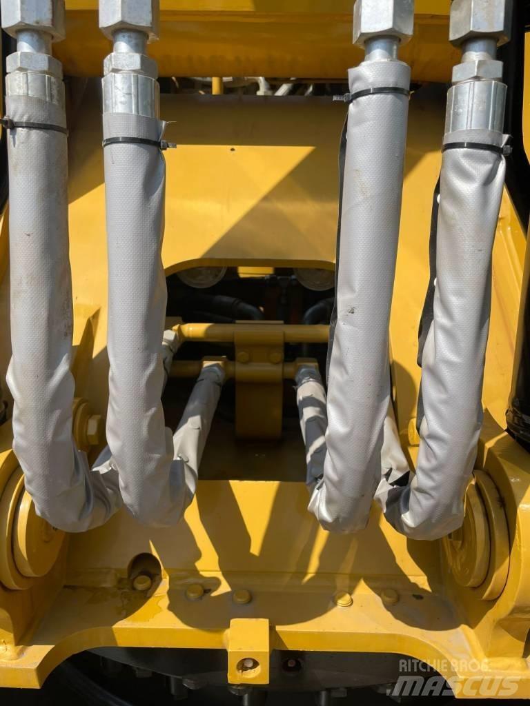 CAT 320 GC Excavatoare cu roti
