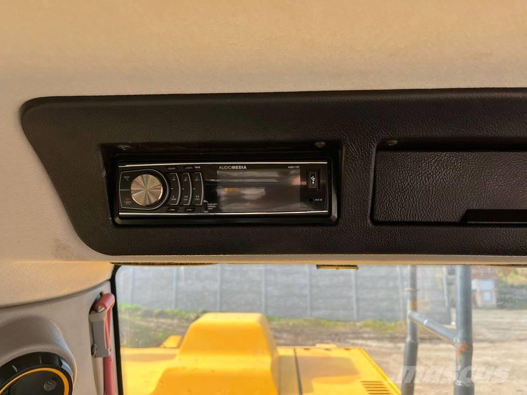 JCB 220X C 4F Excavatoare pe șenile
