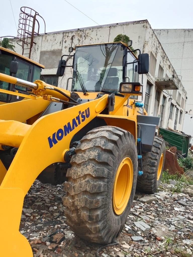 Komatsu WA 320 Incarcator pe pneuri