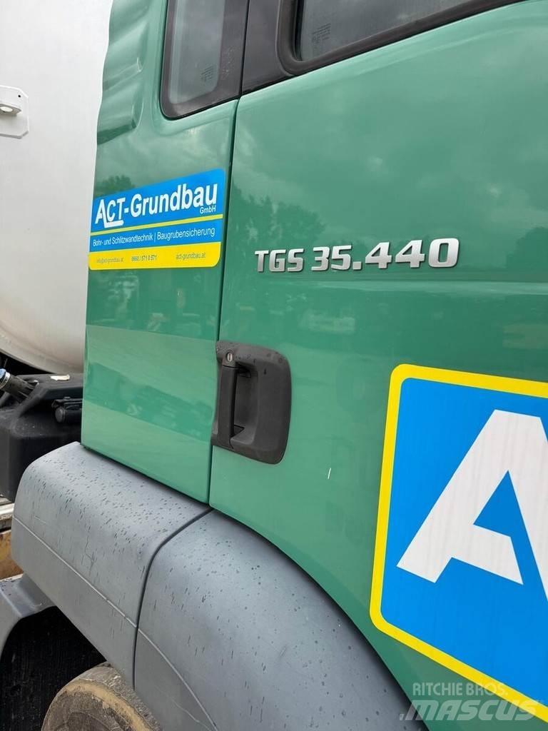MAN TGS 32 - 440 Camion cu incarcator