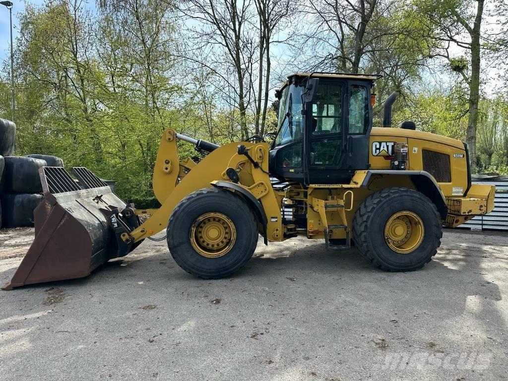 CAT 938M Incarcator pe pneuri