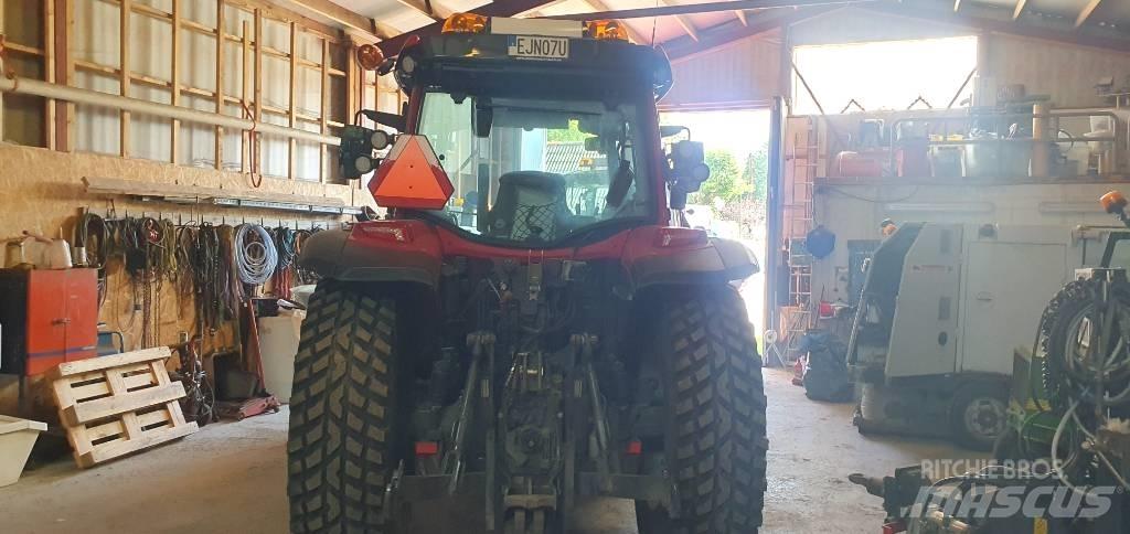 Valtra G125 Active Tractoare