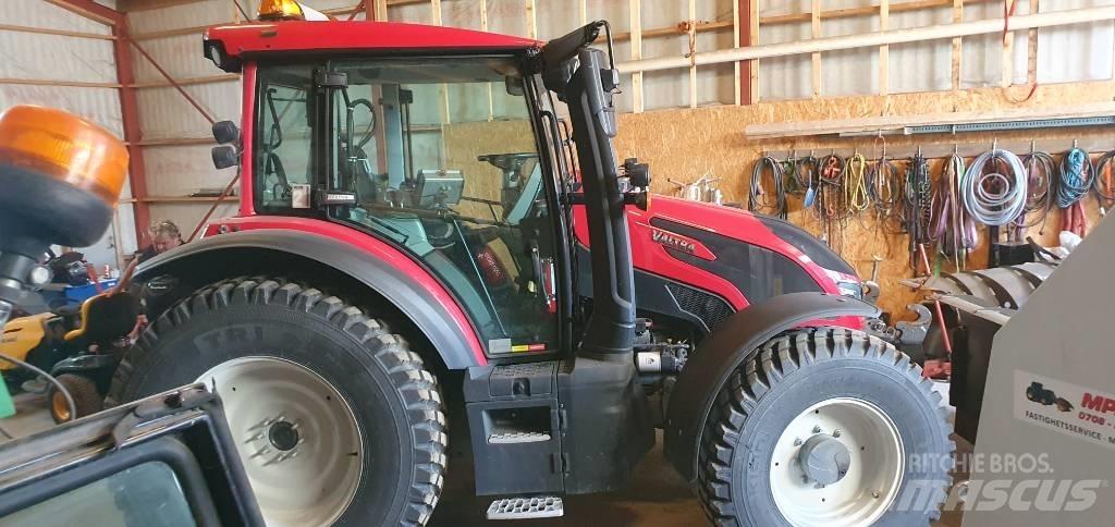 Valtra G125 Active Tractoare