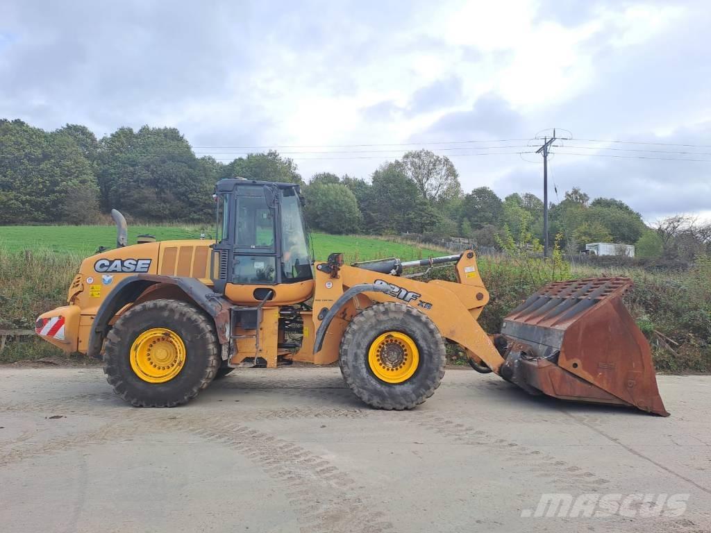 CASE 921FXR Incarcator pe pneuri