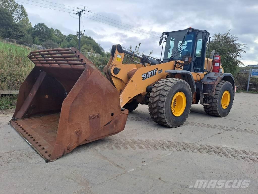 CASE 921FXR Incarcator pe pneuri