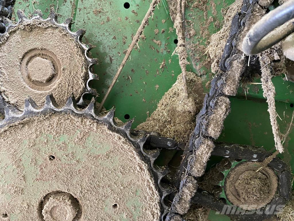 John Deere 568 Masina de balotat cilindric