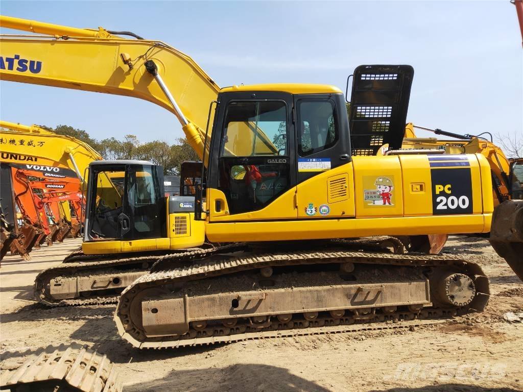 Komatsu PC 200-7 Excavatoare pe șenile
