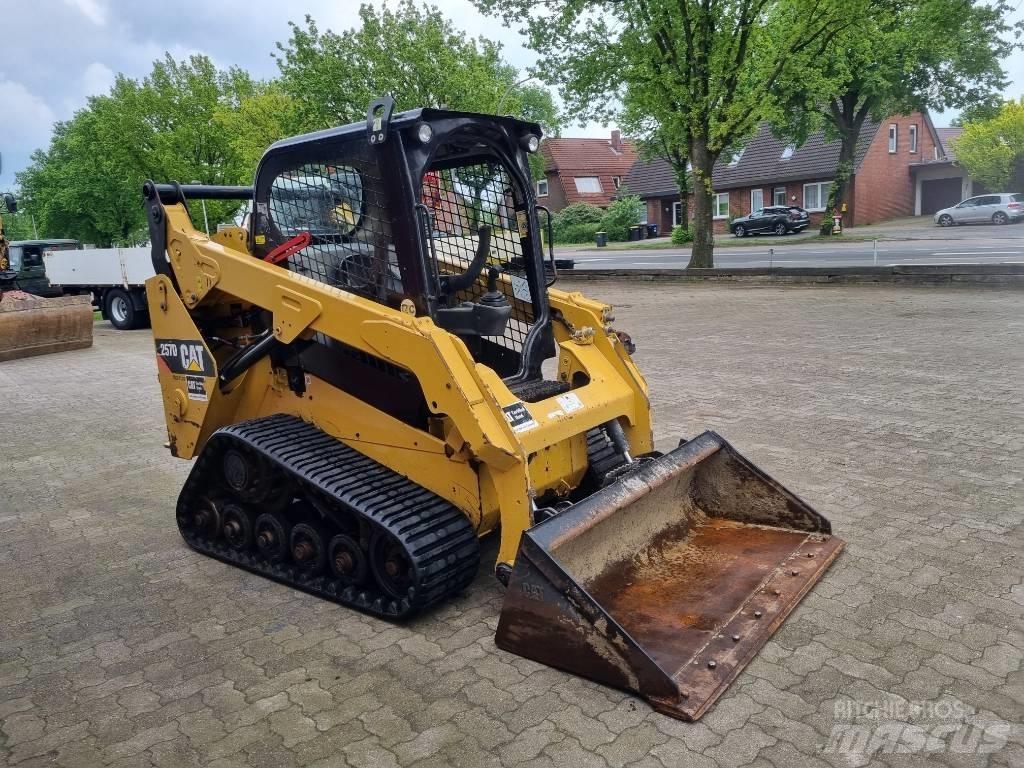 CAT 257 D Mini incarcator