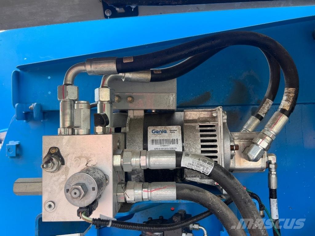 Genie S 65XC TRAX Nacele cu brat articulat
