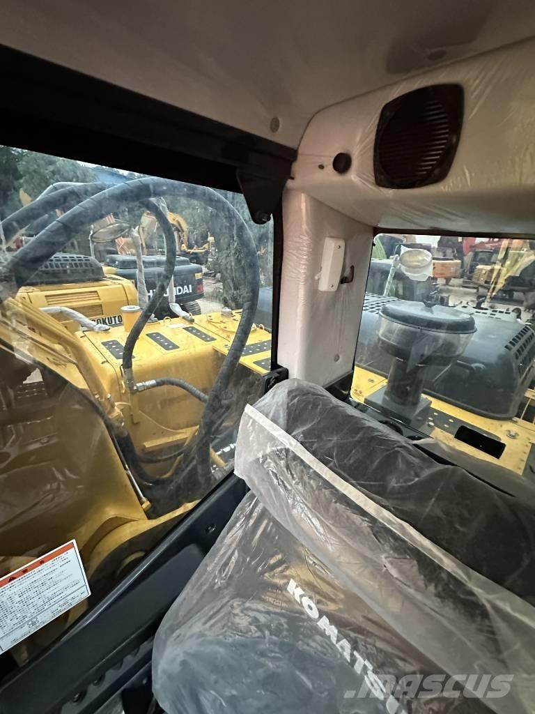 Komatsu PC 210 Excavatoare pe șenile

