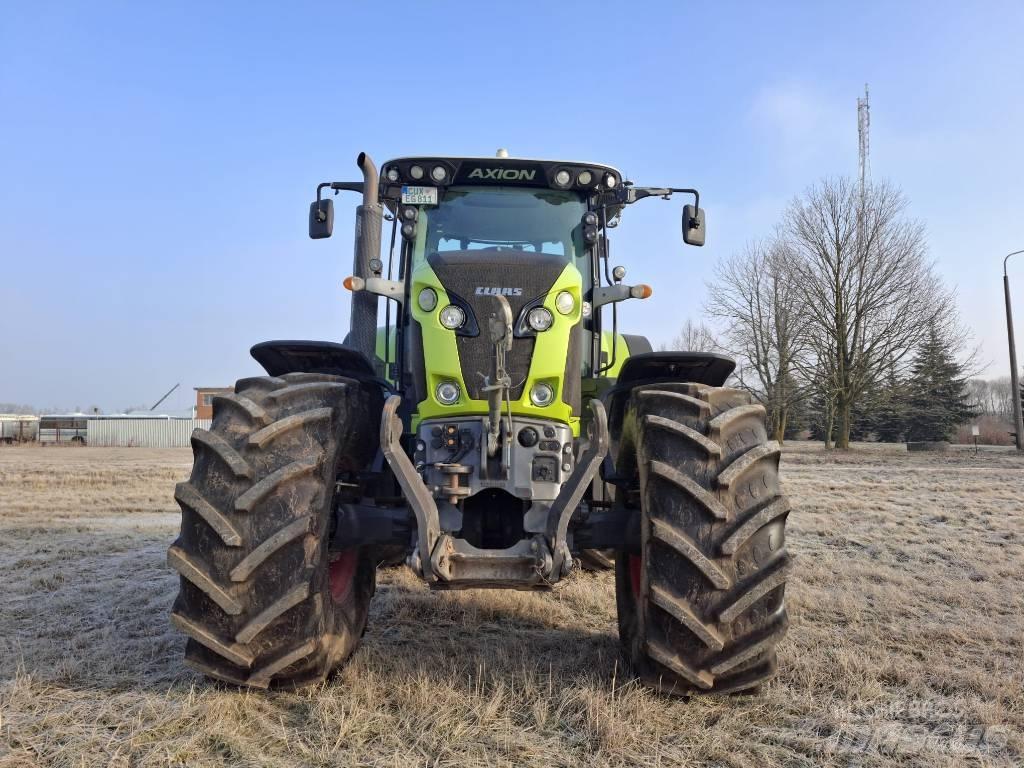 CLAAS Axion 810 Tractoare