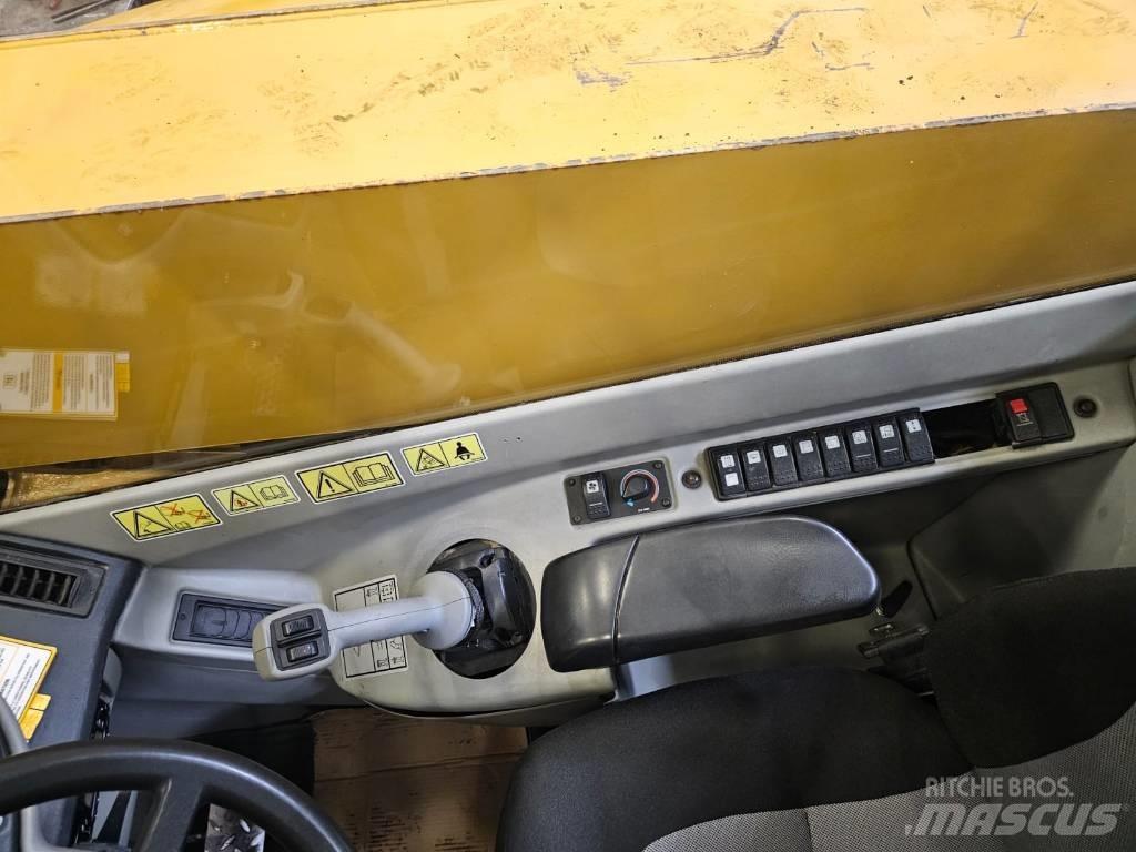 CAT TH330B 2007 Incarcator pe pneuri